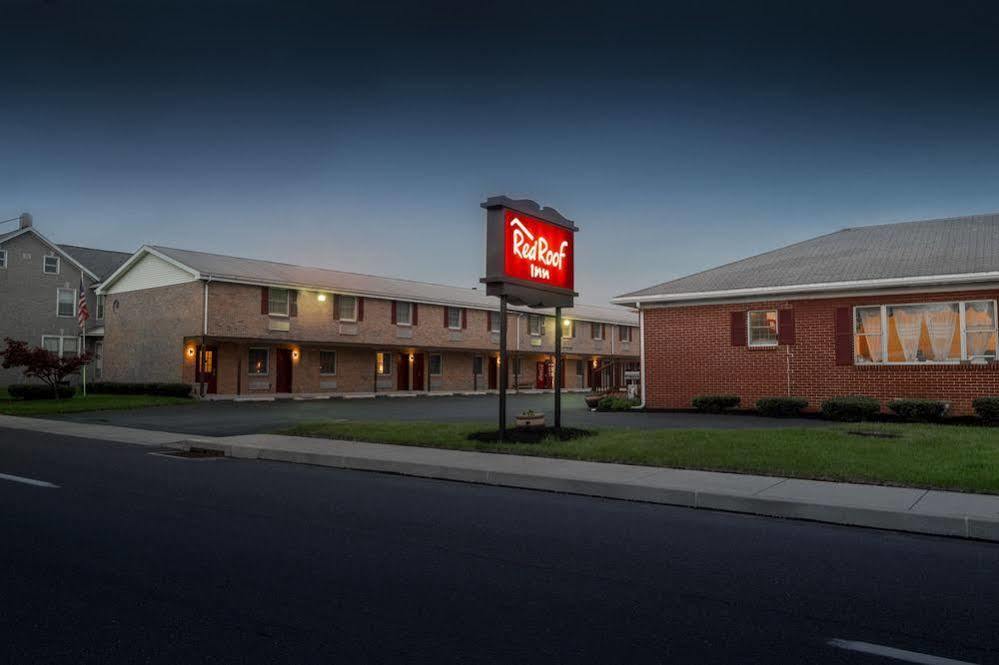 Red Roof Motel